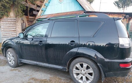 Mitsubishi Outlander III рестайлинг 3, 2011 год, 1 320 000 рублей, 2 фотография