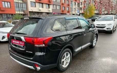 Mitsubishi Outlander III рестайлинг 3, 2015 год, 1 675 000 рублей, 6 фотография