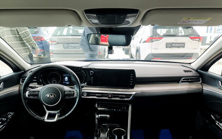 KIA K5, 2021 год, 2 750 000 рублей, 18 фотография