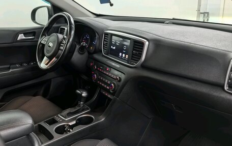 KIA Sportage IV рестайлинг, 2020 год, 2 250 000 рублей, 21 фотография