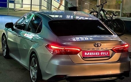 Toyota Camry, 2018 год, 2 500 000 рублей, 3 фотография