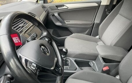 Volkswagen Tiguan II, 2017 год, 1 850 000 рублей, 3 фотография