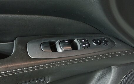 Nissan Pathfinder, 2015 год, 1 600 000 рублей, 19 фотография