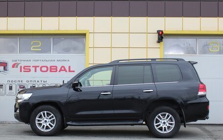 Toyota Land Cruiser 200, 2017 год, 4 915 000 рублей, 3 фотография