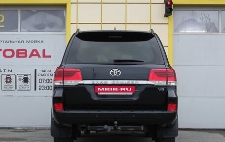 Toyota Land Cruiser 200, 2017 год, 4 915 000 рублей, 5 фотография