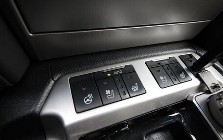 Toyota Land Cruiser 200, 2017 год, 4 915 000 рублей, 13 фотография