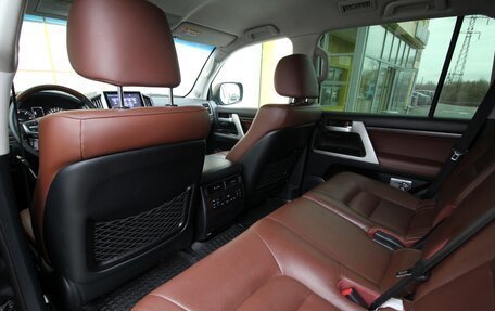 Toyota Land Cruiser 200, 2017 год, 4 915 000 рублей, 26 фотография