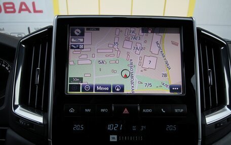 Toyota Land Cruiser 200, 2017 год, 4 915 000 рублей, 22 фотография