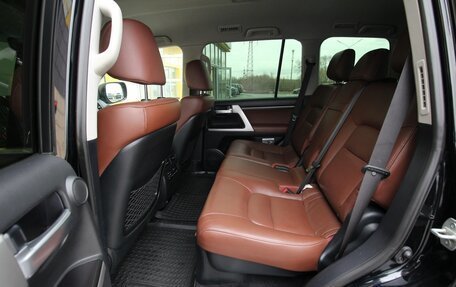 Toyota Land Cruiser 200, 2017 год, 4 915 000 рублей, 27 фотография