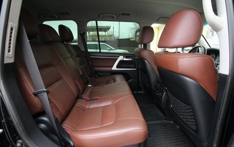 Toyota Land Cruiser 200, 2017 год, 4 915 000 рублей, 29 фотография