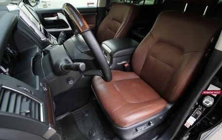 Toyota Land Cruiser 200, 2017 год, 4 915 000 рублей, 25 фотография