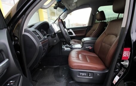 Toyota Land Cruiser 200, 2017 год, 4 915 000 рублей, 24 фотография