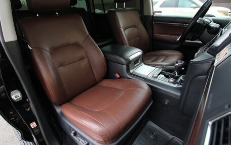 Toyota Land Cruiser 200, 2017 год, 4 915 000 рублей, 32 фотография