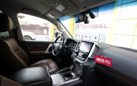 Toyota Land Cruiser 200, 2017 год, 4 915 000 рублей, 30 фотография