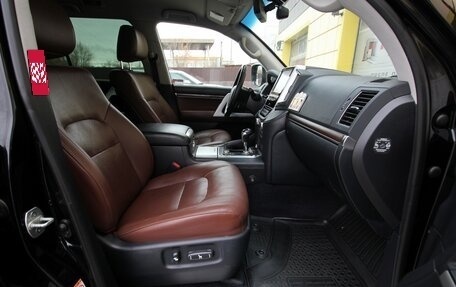 Toyota Land Cruiser 200, 2017 год, 4 915 000 рублей, 31 фотография