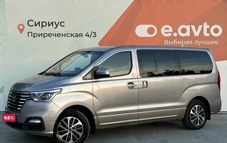 Hyundai Grand Starex Grand Starex I рестайлинг 2, 2020 год, 3 980 000 рублей, 1 фотография