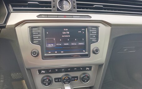 Volkswagen Passat B8 рестайлинг, 2017 год, 1 480 000 рублей, 34 фотография