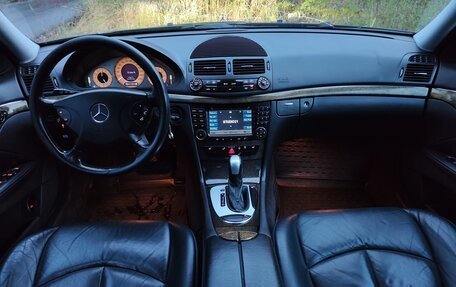 Mercedes-Benz E-Класс, 2004 год, 830 000 рублей, 21 фотография