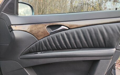 Mercedes-Benz E-Класс, 2004 год, 830 000 рублей, 25 фотография