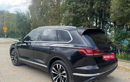 Volkswagen Touareg III, 2018 год, 3 950 000 рублей, 4 фотография