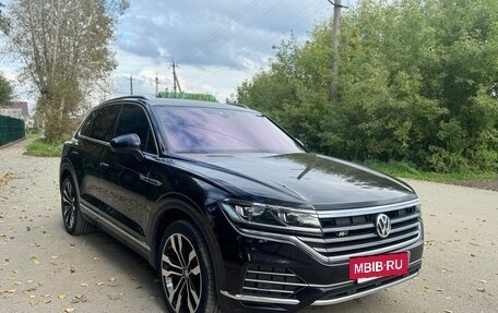Volkswagen Touareg III, 2018 год, 3 950 000 рублей, 3 фотография