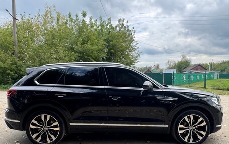 Volkswagen Touareg III, 2018 год, 3 950 000 рублей, 19 фотография