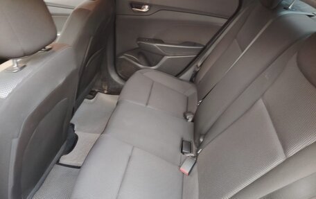 Hyundai Solaris II рестайлинг, 2018 год, 1 300 000 рублей, 14 фотография