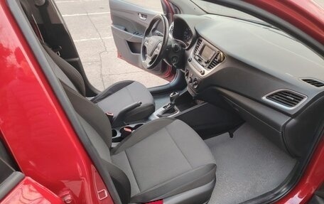 Hyundai Solaris II рестайлинг, 2018 год, 1 300 000 рублей, 17 фотография