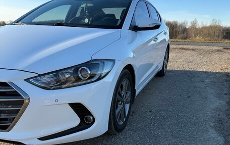 Hyundai Elantra VI рестайлинг, 2016 год, 1 565 000 рублей, 3 фотография