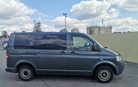 Volkswagen Transporter T5 рестайлинг, 2009 год, 1 400 000 рублей, 2 фотография