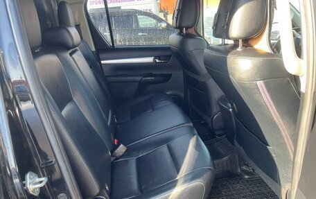 Toyota Hilux VIII, 2016 год, 3 485 000 рублей, 10 фотография