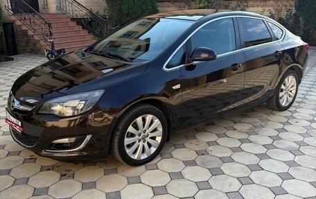 Opel Astra J, 2014 год, 1 000 000 рублей, 1 фотография