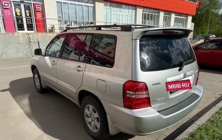 Toyota Highlander III, 2001 год, 1 000 000 рублей, 4 фотография