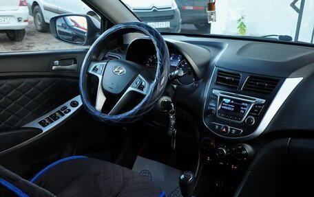 Hyundai Solaris II рестайлинг, 2016 год, 900 000 рублей, 10 фотография