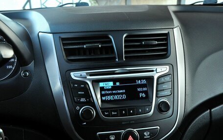 Hyundai Solaris II рестайлинг, 2016 год, 900 000 рублей, 12 фотография