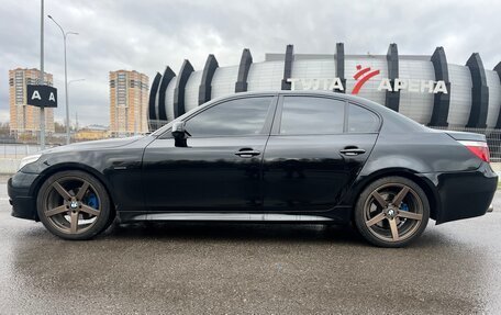 BMW 5 серия, 2004 год, 1 350 000 рублей, 3 фотография