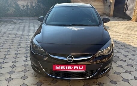 Opel Astra J, 2014 год, 1 000 000 рублей, 2 фотография