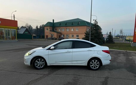 Hyundai Solaris II рестайлинг, 2012 год, 800 000 рублей, 4 фотография