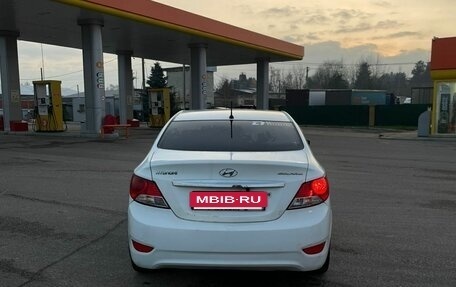 Hyundai Solaris II рестайлинг, 2012 год, 800 000 рублей, 3 фотография
