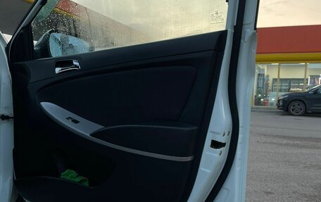 Hyundai Solaris II рестайлинг, 2012 год, 800 000 рублей, 10 фотография