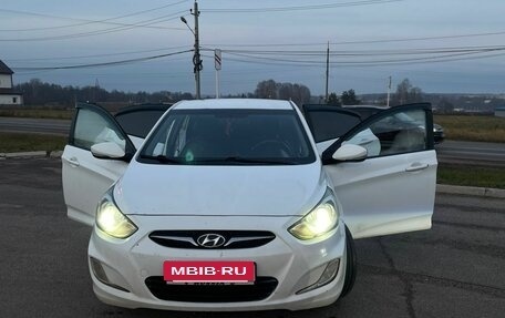 Hyundai Solaris II рестайлинг, 2012 год, 800 000 рублей, 14 фотография