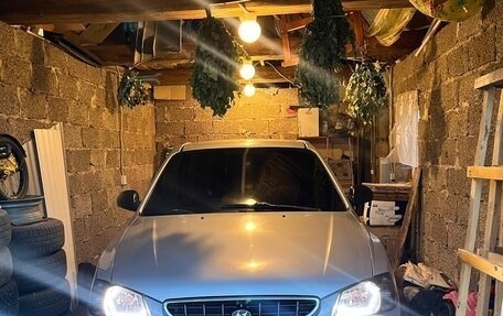 Hyundai Accent II, 2004 год, 650 000 рублей, 3 фотография