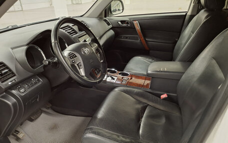 Toyota Highlander III, 2012 год, 1 785 000 рублей, 20 фотография