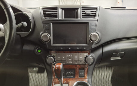 Toyota Highlander III, 2012 год, 1 785 000 рублей, 18 фотография