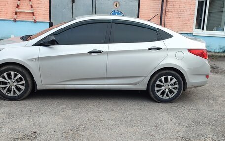 Hyundai Solaris II рестайлинг, 2014 год, 790 000 рублей, 2 фотография