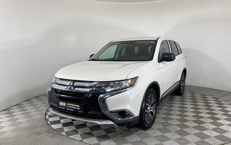 Mitsubishi Outlander III рестайлинг 3, 2017 год, 1 990 000 рублей, 1 фотография