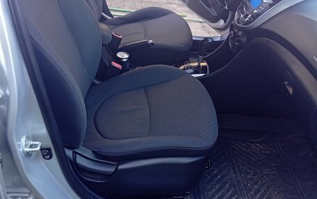 Hyundai Solaris II рестайлинг, 2011 год, 766 000 рублей, 8 фотография