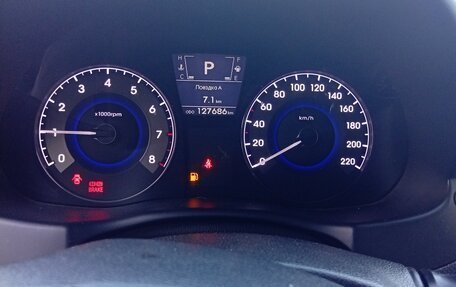 Hyundai Solaris II рестайлинг, 2011 год, 766 000 рублей, 11 фотография