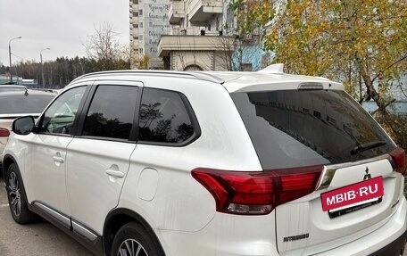 Mitsubishi Outlander III рестайлинг 3, 2018 год, 2 150 000 рублей, 7 фотография