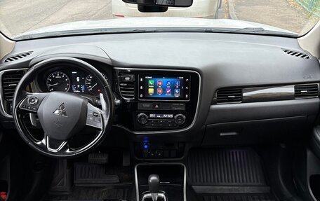 Mitsubishi Outlander III рестайлинг 3, 2018 год, 2 150 000 рублей, 13 фотография